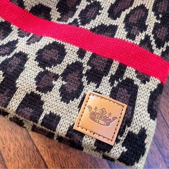 Leopard Print Beanie with faux fur Pom Pom - Picture 2 of 4